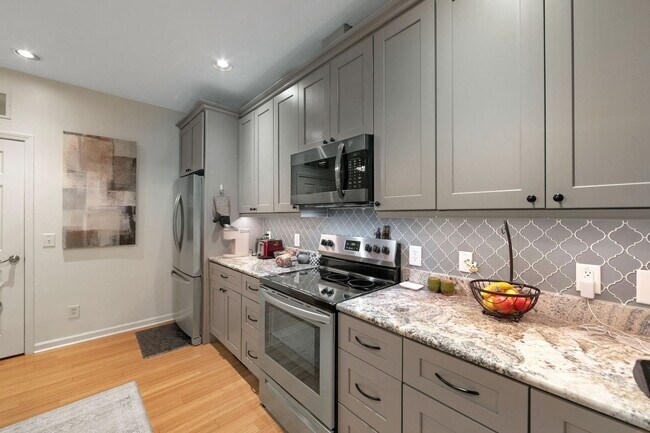 Building Photo - Charming 2BR Condo in Asheville