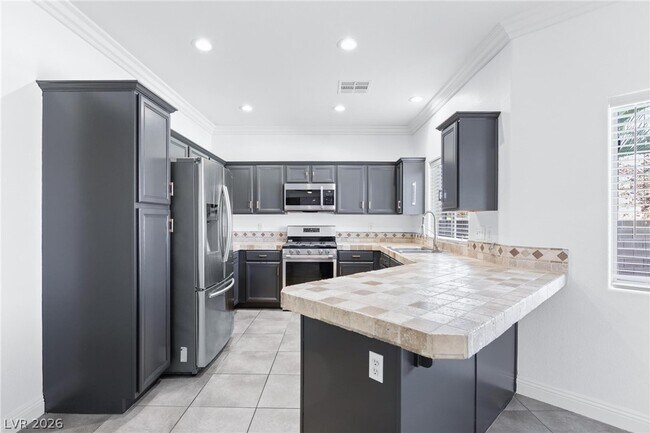 Building Photo - 10980 St Rafael St