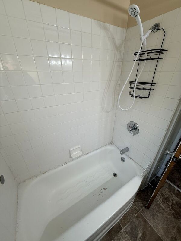 Building Photo - 595 18th St NE