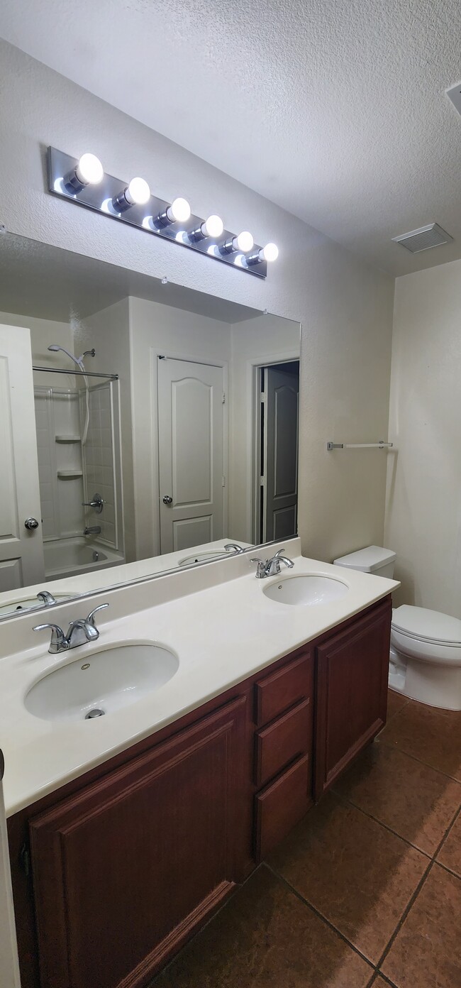 Building Photo - 6250 W Arby Ave