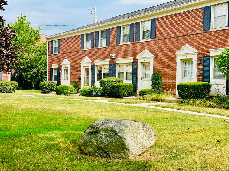 Building Photo - 1845 Northwest Ct