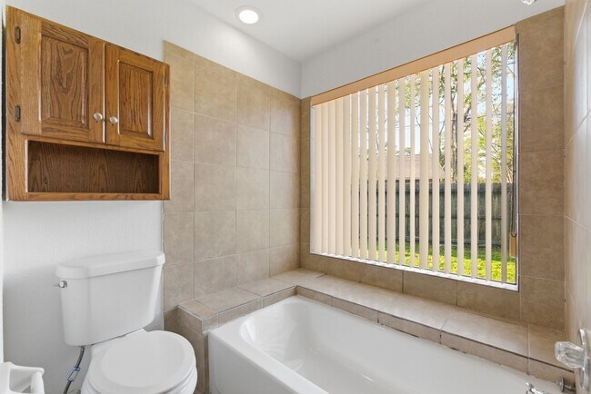 Building Photo - 506 Willow Wisp Cir