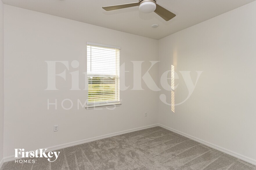 Building Photo - 588 Crown Rose Dr