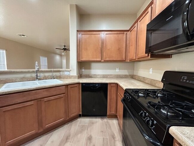 Building Photo - 7635 W Springfield Wy