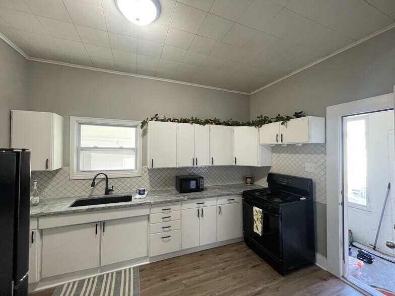 Building Photo - 518 Sandusky Ave