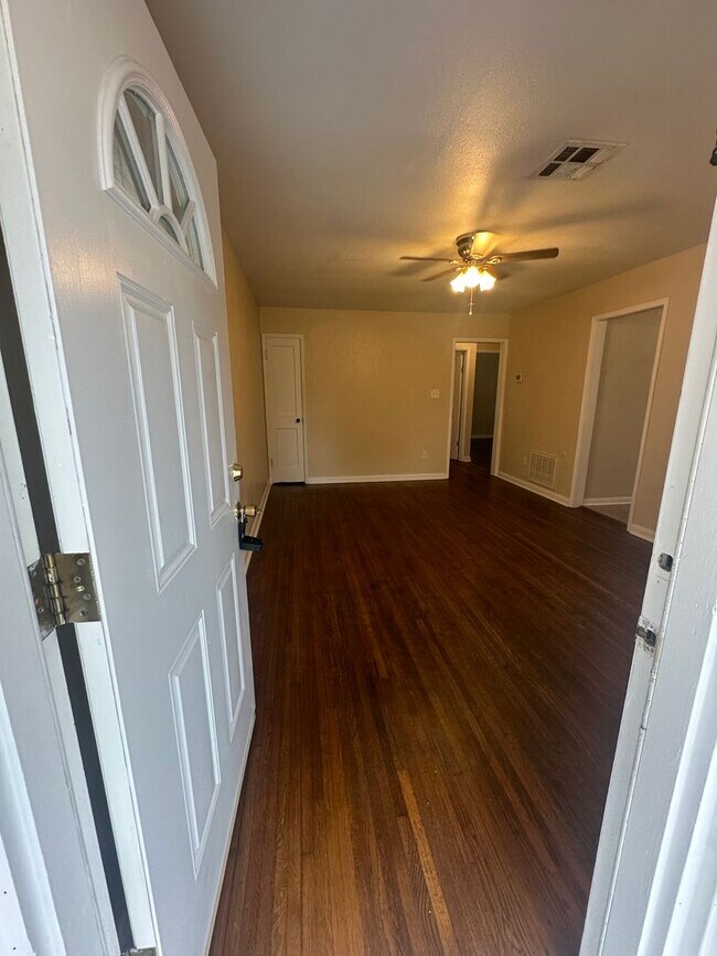 Building Photo - 332 Babb Dr
