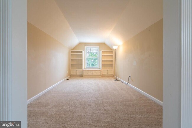 Building Photo - 2007 Legat Ln