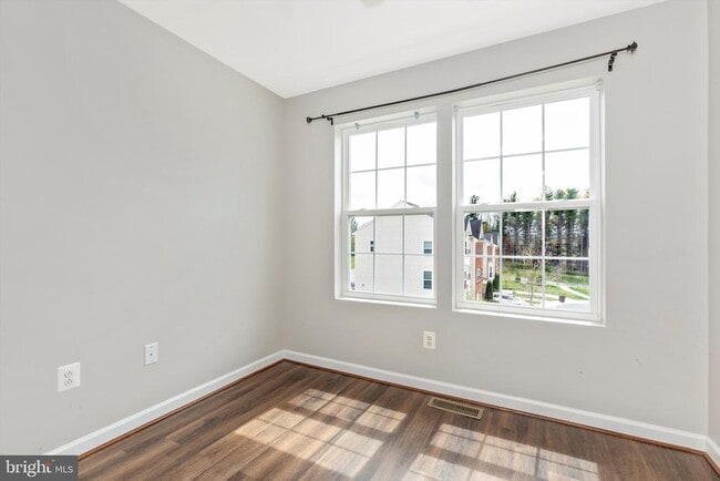 Building Photo - 6226 Newport Pl