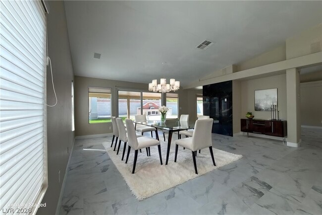 Building Photo - 3809 Cranbrook Hill St