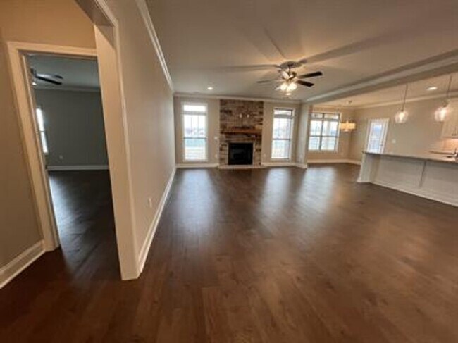 Building Photo - 7419 Flint Xing Cir SE