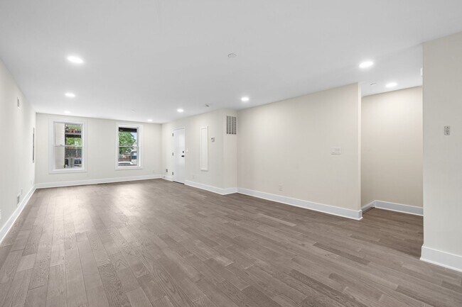 Building Photo - 3552 Warder St NW