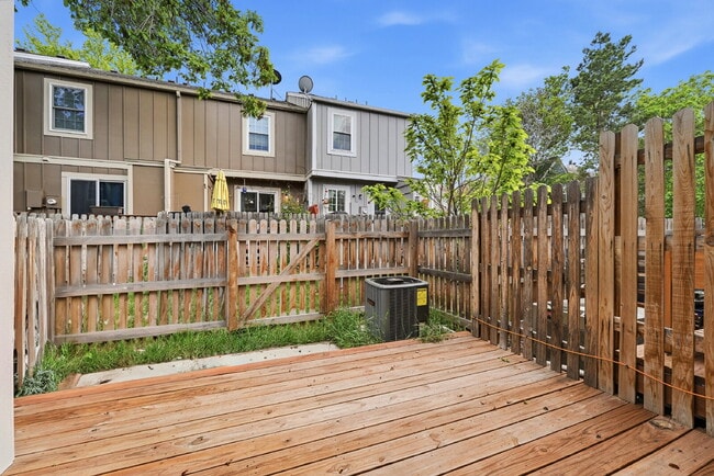 Building Photo - $2,140.95 with $300 off the first month's rent, 2 Beds - 2 Bath, Single Family Home in Centennial...