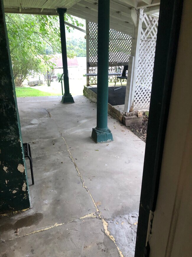 Building Photo - 157 E Shamokin St