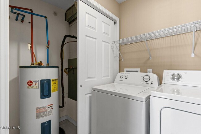 Building Photo - 2000 Curry Rd