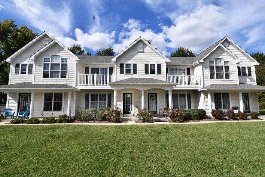 front of building - 135 Tobin Dr