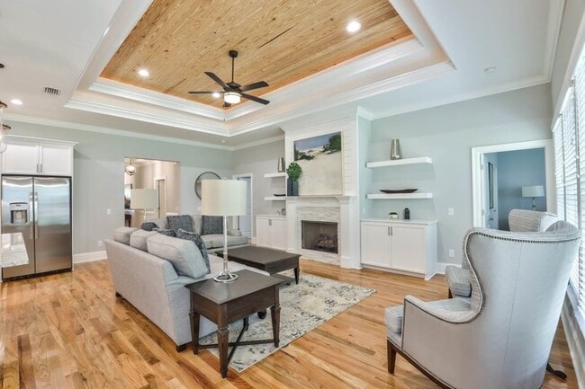 Building Photo - 2404 Sweet Valley Hts