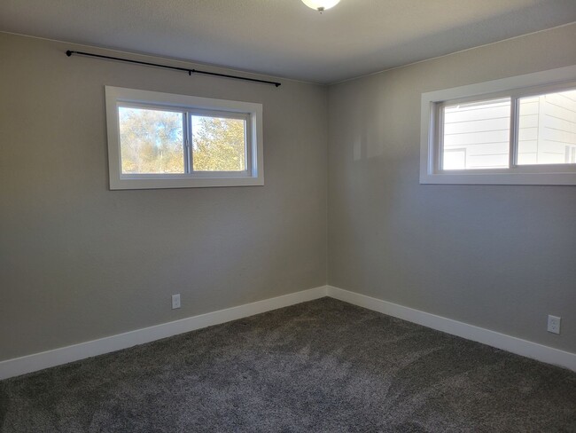 Building Photo - Newly Remodeled 3 Bedroom Ranch Available ...