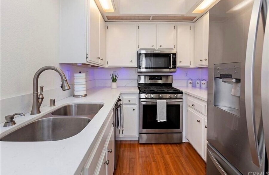 Building Photo - 5145 Tortuga Dr