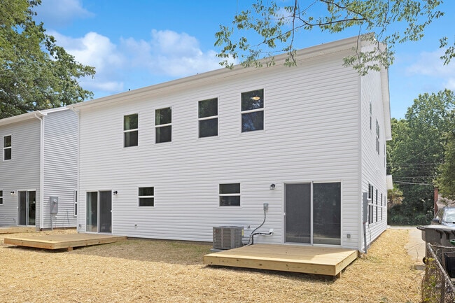 Building Photo - 2314 Rebecca Ave