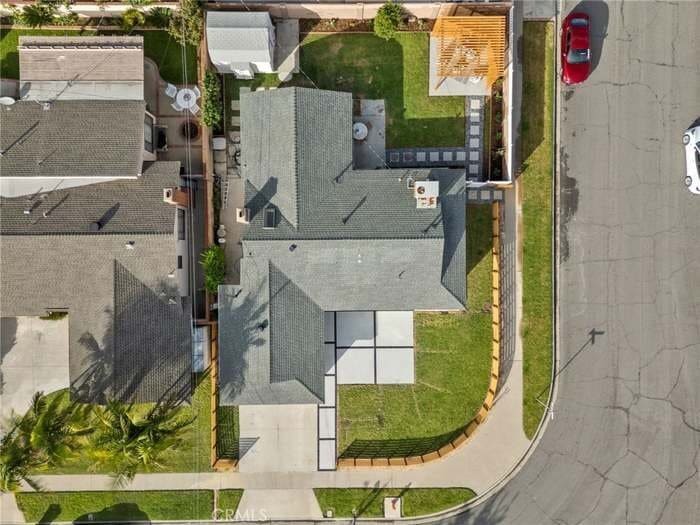 Building Photo - 6051 Santa Barbara Ave