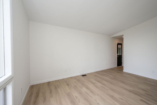 Building Photo - Contemporary Mid Century Modern and updated 3 Bedroom Ranch