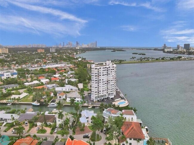 Building Photo - 11930 N Bayshore Dr