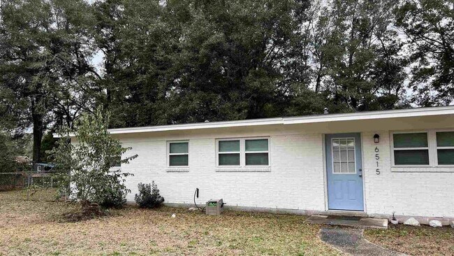 Building Photo - 6618 Applegate St