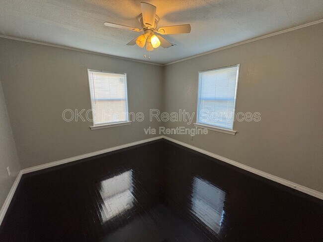 Building Photo - 1516 Park Cir