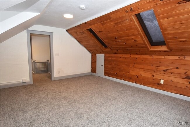 Building Photo - 137 Genesee St