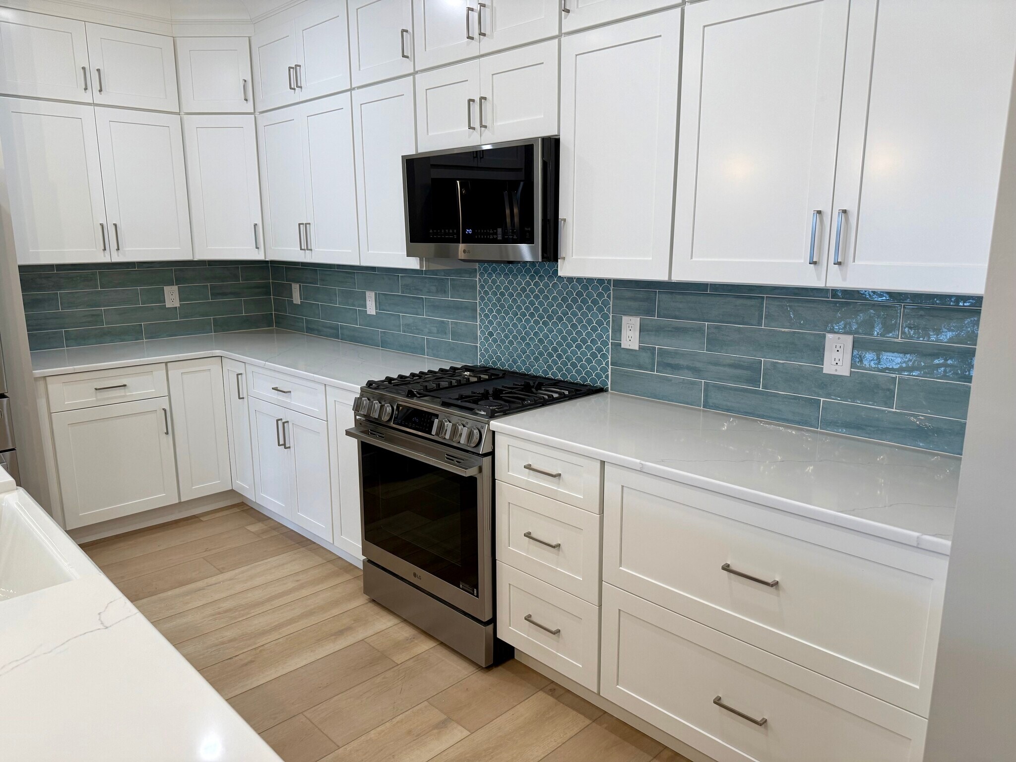 Building Photo - 906 Main St