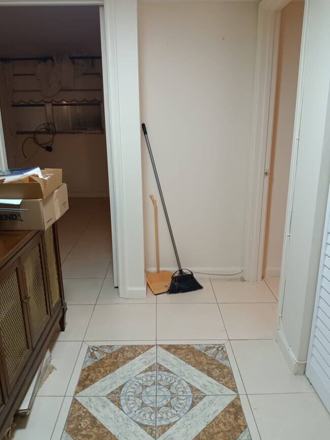 Building Photo - 4851 NW 21st St