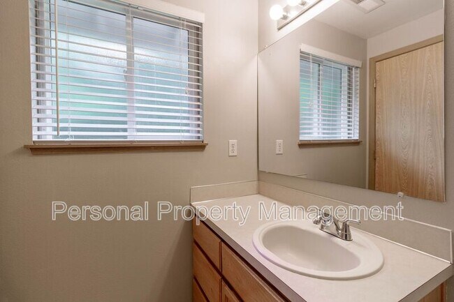 Building Photo - 1312 SE 352nd Ave