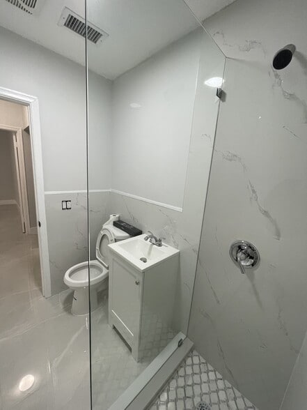 Building Photo - 51 SW 59th Ave