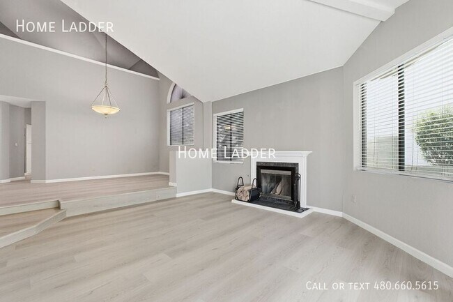 Building Photo - 514 S Marina Dr