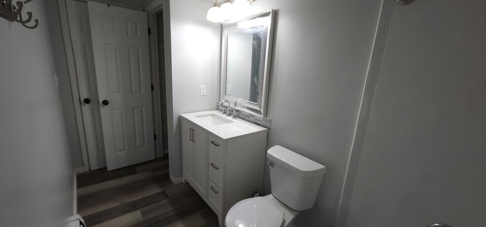 Building Photo - 510 S Clayton St