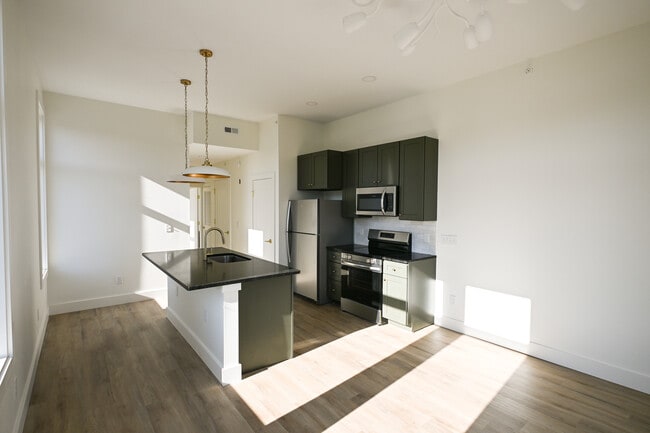 Building Photo - Palmera House Apartments