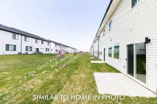 Building Photo - 4416 NE Timber Ln