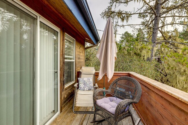 Building Photo - 2760 Trenton Ave