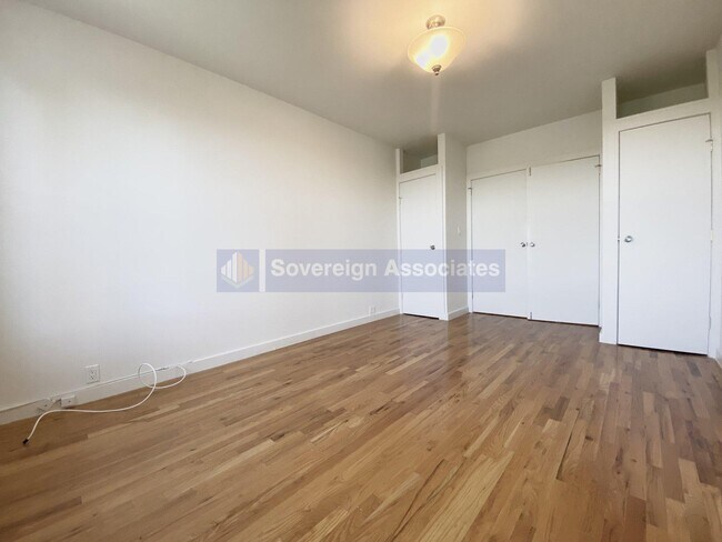 Building Photo - 282 Cabrini Blvd