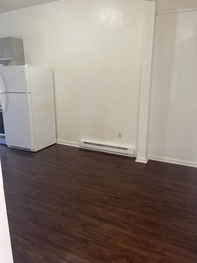 Building Photo - WILLOUGHBY BEACH / NAVAL BASE AREA FOR RENT!!