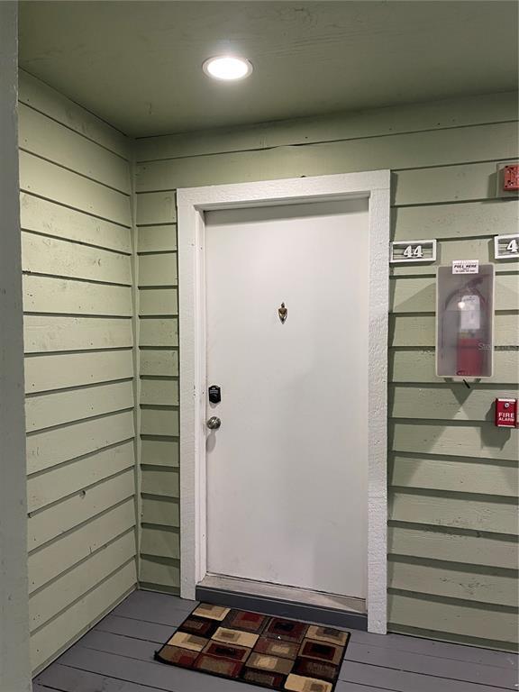 Building Photo - 455 Alt 19