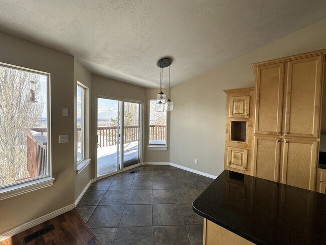 Building Photo - 113 Manilla Dr