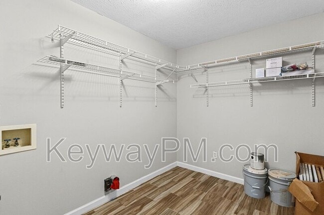 Building Photo - 5 Astor Ct