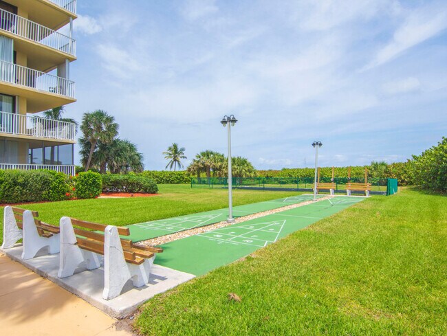 Building Photo - 3200 N Hwy A1A