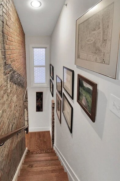 Building Photo - 1517 Elm St