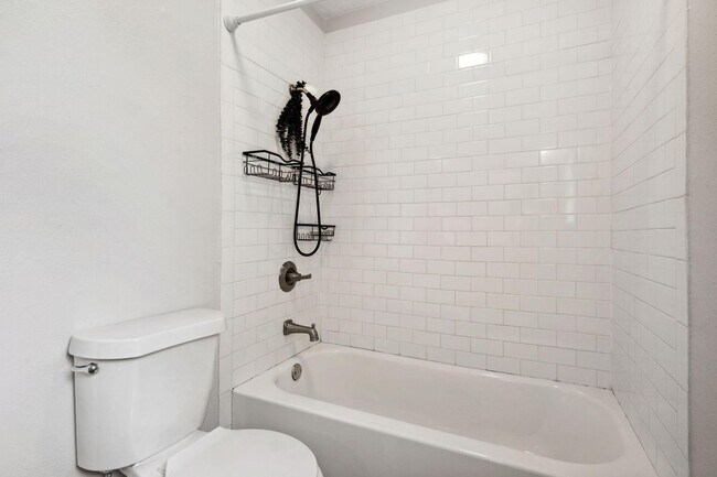 Building Photo - 4023 Broken Elm Dr