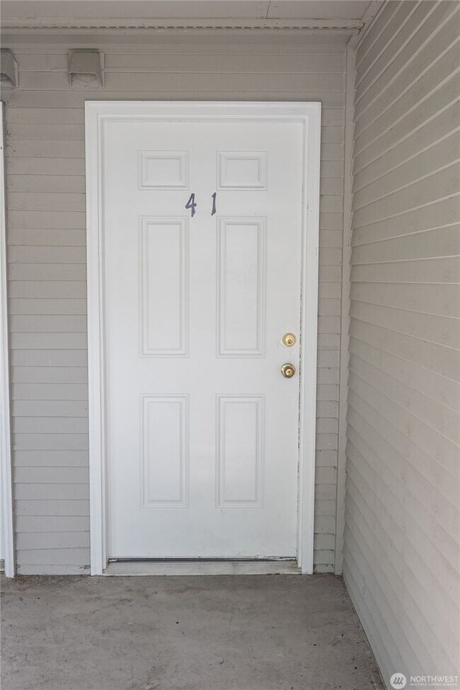 Building Photo - 1Bd/1Ba Redmond Condo