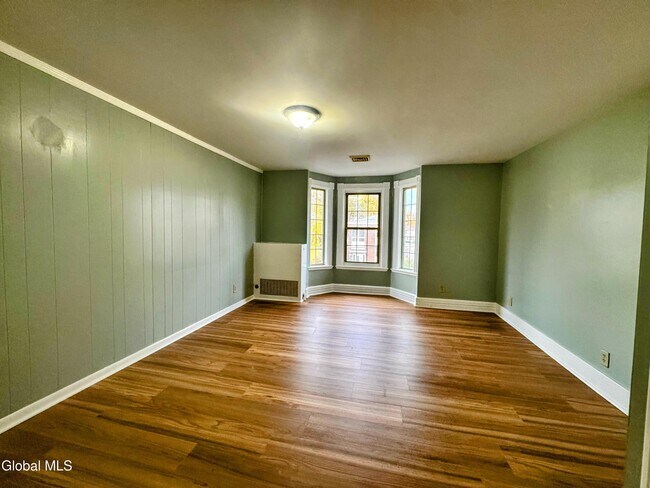 Building Photo - 838 Lancaster St