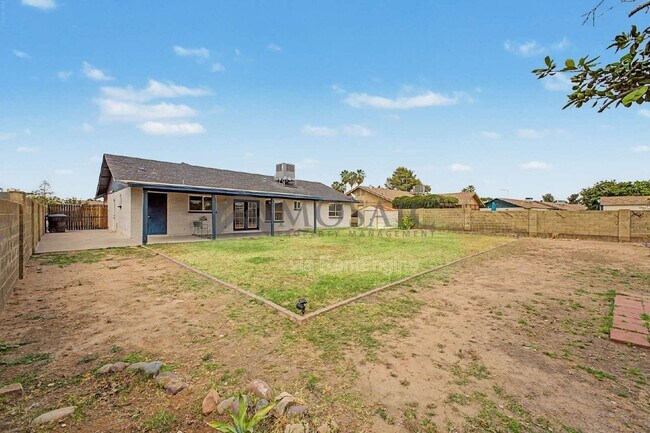 Building Photo - 4837 E Encanto St