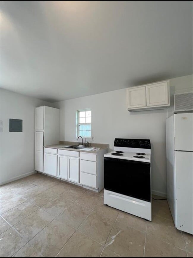 Building Photo - 6265 Highway 75